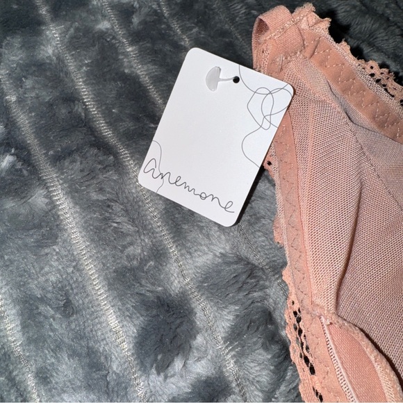 Anemone Pink Lace Bralette with Triangle Cups - Picture 3 of 3